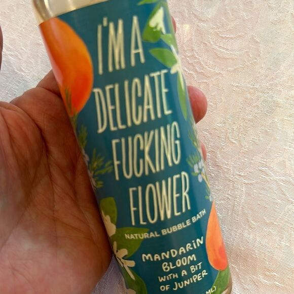 Blue Q Bubble Bath Delicate Flower Mandarin Bloom Juniper - Picture 2 of 5